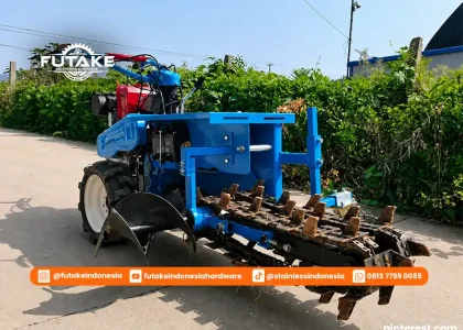 foto mesin penggali tanah atau mesin trencher